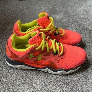 Like Ned Under Armor tennis shoes